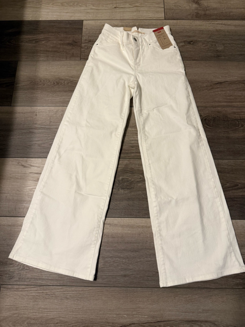 Levi's White High-Rise Jeans with Leather Patch
